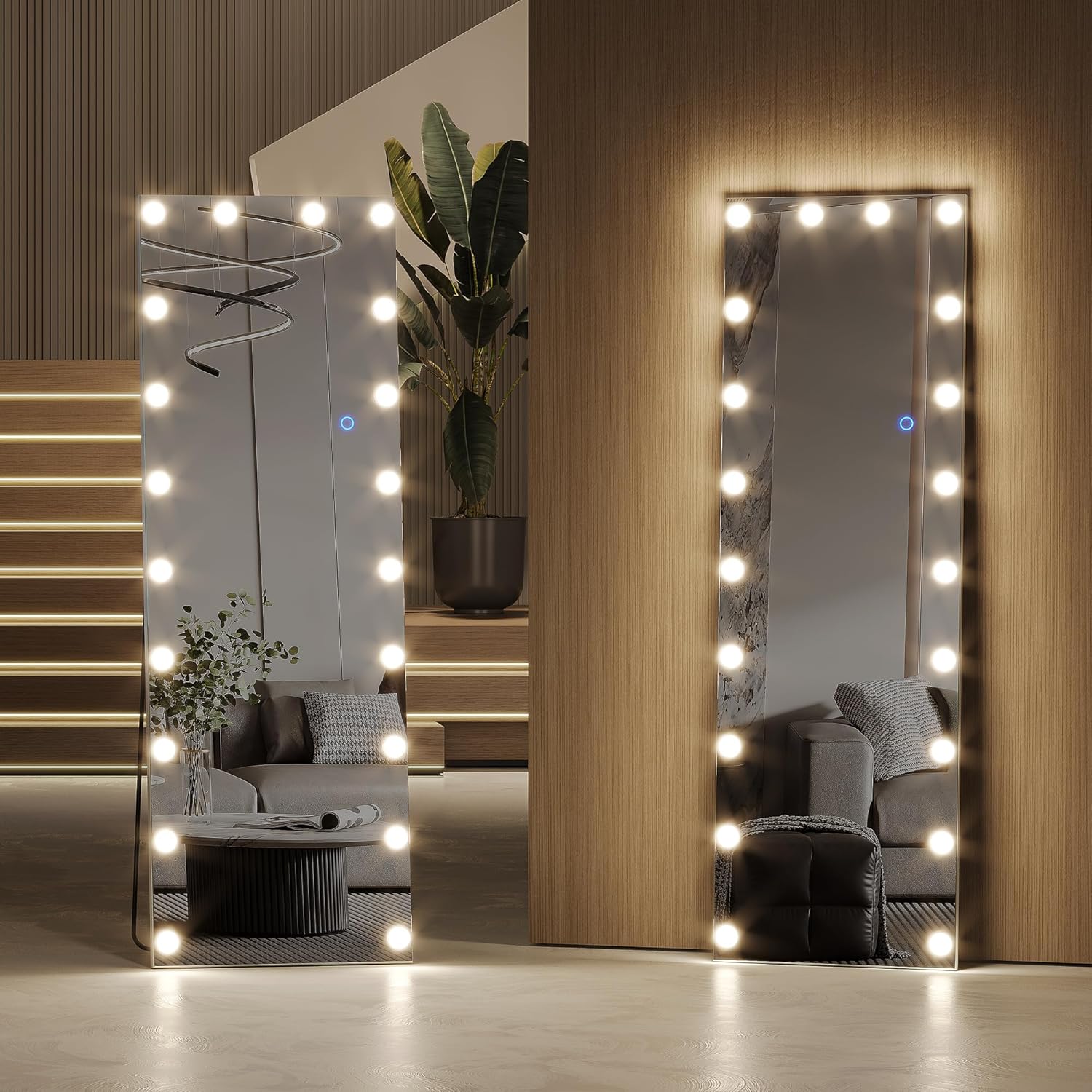 Großer LED Ganzkörperspiegel mit vielen Glühbirnen